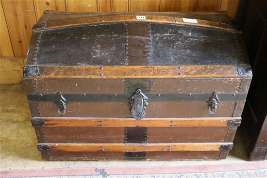 Dome top trunk